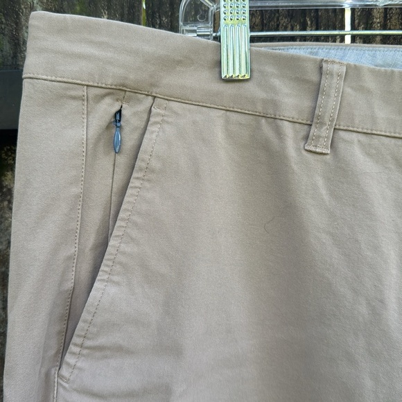 Bonobos The Chino 2.0 slim fit khaki pants, size 40 x 36 - Picture 7 of 9